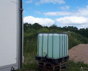 Vandens atvežimas statyboms baseinams šuliniams. / 1000L talpos ibc konteineriai atveža vandenį / Darbų pavyzdys ID 3439832