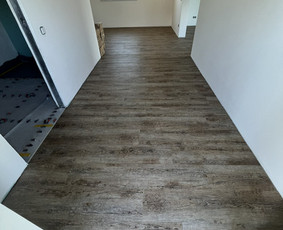 Laminato, Vinilo ir kitų dangų įrengimas. / Grindų meistrai / Darbų pavyzdys ID 3441662