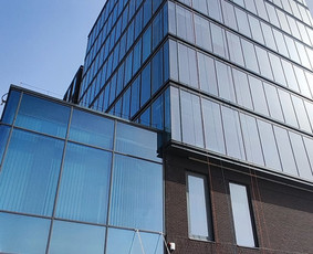 Langų valymas aukštyje - Pramoninis alpinizmas, aukštalipių paslaugos - 2