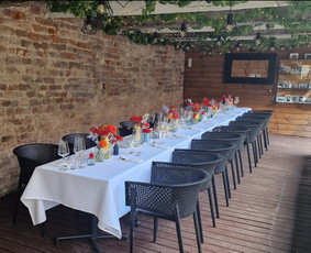 Jūsų išskirtinės šventės Vilniaus širdyje. - Restoranai, kavinės, barai, salės - 3 Restoranai, kavinės, barai, salės - Jūsų išskirtinės šventės Vilniaus širdyje. - 3
