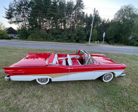 1958-ųjų kabrioleto Ford ir Oldsmobile sedano nuoma / Amerikietiški Auto / Darbų pavyzdys ID 3463146