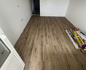 Laminato, Vinilo ir kitų dangų įrengimas. / Grindų meistrai / Darbų pavyzdys ID 3468146