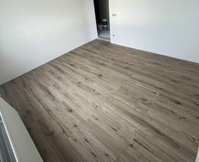 Laminato, Vinilo ir kitų dangų įrengimas. / Grindų meistrai / Darbų pavyzdys ID 3468158