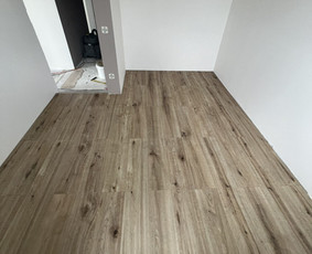 Laminato, Vinilo ir kitų dangų įrengimas. / Grindų meistrai / Darbų pavyzdys ID 3468162