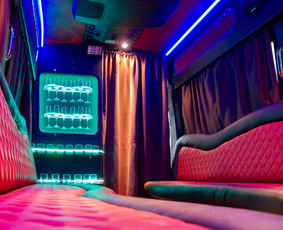 Party bus, pink party bus, Limobus nuoma / Ričardas, Deveikis / Darbų pavyzdys ID 679603