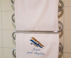 • Verslo dovanų gamyba su jūsų įmonės Logo, inicialais, gražiais žodžiais ar palinkėjimu.
• Individualių dovanų gamyba gimtadieniams, krikštynoms, vestuvėms ir kitoms progoms.