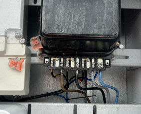 Skubus elektriko i&scaron;kvietimas - Elektros instaliacijos montavimas ir priežiūra. - 1