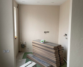 Atliekame visus vidaus apdailos darbus - Laminato klojimas - 1 Laminato klojimas - Atliekame visus vidaus apdailos darbus - 1