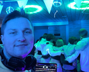Renginių vedėjas už sutartinę kainą / Dj paslaugos - Įmonių renginių vedimas - 1 Įmonių renginių vedimas - Renginių vedėjas už sutartinę kainą / Dj paslaugos - 1