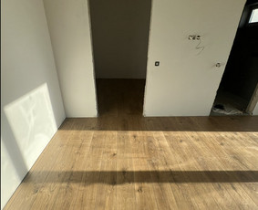 Laminato, Vinilo ir kitų dangų įrengimas. / Grindų meistrai / Darbų pavyzdys ID 3494422