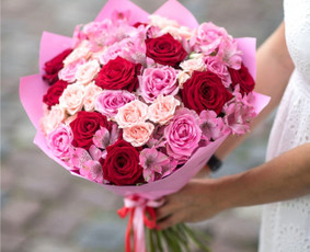 Floristas, gėlių salonas, gėlių pristatymas į namus - Puokščių gamyba - 1 Puokščių gamyba - Floristas, gėlių salonas, gėlių pristatymas į namus - 1