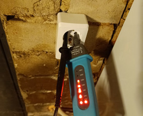 Elektrikas nuo įvado iki lemputės - Smulkūs elektros darbai - 2 Smulkūs elektros darbai - Elektrikas nuo įvado iki lemputės - 2