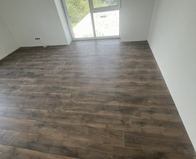 Laminato, Vinilo ir kitų dangų įrengimas. / Grindų meistrai / Darbų pavyzdys ID 3507182