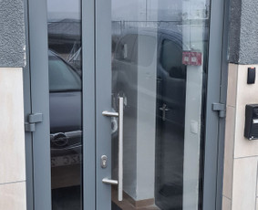Langai Klaipėda-plastikiniai langai,terasų stiklinimas,stogi - Lauko durys, montavimas - 1 Lauko durys, montavimas - Langai Klaipėda-plastikiniai langai,terasų stiklinimas,stogi - 1