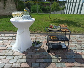 Šampano staliukai po ceremonijos – dekoras Jūsų šventei - Renginiai, šventės - 2 Renginiai, šventės - Šampano staliukai po ceremonijos – dekoras Jūsų šventei - 2