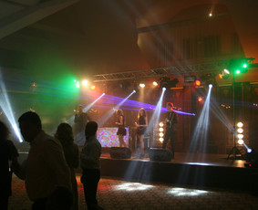 Dainininkai,dj,atlikėjai,vedėjai, grupės,pro garsas ir scena / Muzika, dainininkai / Darbų pavyzdys ID 700183
