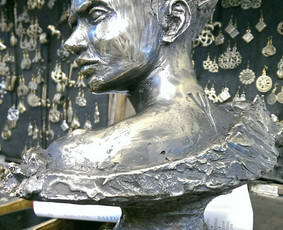 Bronza