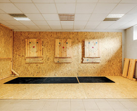 Kirvių mėtymas - Ekstremalios pramogos - 1 Ekstremalios pramogos - Kirvių mėtymas - 1