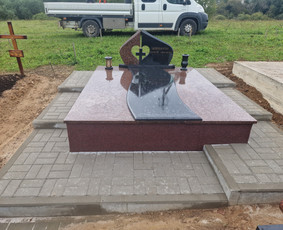 Paminklų gamyba - Paminklai,kapų Tvarkymas, granito plok&scaron;tės - 1