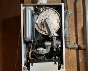 Dujinių katilų, aptarnavimas, remontas ir paleidimas 24/7 - Šildymo katilų techninis aptarnavimas - 1 Šildymo katilų techninis aptarnavimas - Dujinių katilų, aptarnavimas, remontas ir paleidimas 24/7 - 1