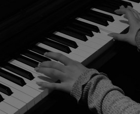 Pianino pamokos Vilniaus senamiestyje - Fortepijono pamokos - 1 Fortepijono pamokos - Pianino pamokos Vilniaus senamiestyje - 1