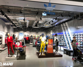 ULTRATOP dekoratyvinio betono grindų danga. Poliruotas efektas. Adidas parduotuvė Rygoje.
http://velvemst.lt/uploads/517_ultratop_lt_160318.pdf