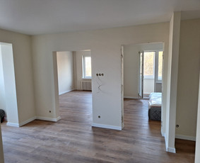 Grindjuosčių montavimas - Vidaus apdaila, glaistimas, dazimas, plyteliu klijavimas . - 2