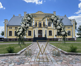 Vestuvių atributikos nuoma - Švenčių dekoravimas, šampano staliukas - 4