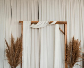 Vestuvių atributikos nuoma - Švenčių dekoravimas, šampano staliukas - 2