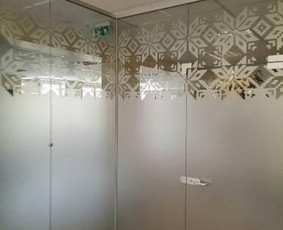 Langu tamsinimas Vilniuje. Konsultavimas. / Stiklo Bitės / Darbų pavyzdys ID 3561627