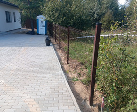 Montuojam segmentines ir metaliniu tvoralenčių tvoras / Arvydas / Darbų pavyzdys ID 3573695