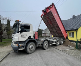 Skalda , smėlis , žvyras , juodžemis Savivartis 8x4 - Gruntas, žemės - 4 Gruntas, žemės - Skalda , smėlis , žvyras , juodžemis Savivartis 8x4 - 4