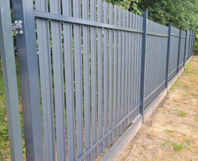 Tvorų, vartelių, vartų, automatikos ir pamatų įrengimas - Metalinės tvoros - 4 Metalinės tvoros - Tvorų, vartelių, vartų, automatikos ir pamatų įrengimas - 4