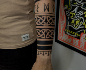 Ornamentinės/tradicinės tatuiruotės Kaune. / Justas Jurkevičius / Darbų pavyzdys ID 3587429
