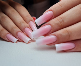 Manikiūro Pedikiūro specialiste į namus - Nagų priauginimas - 1 Nagų priauginimas - Manikiūro Pedikiūro specialiste į namus - 1