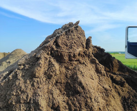 Juodzemis, žvyras, smėlis, skalda, atsijos, savivarčio nuoma - Juodžemis - 1 Juodžemis - Juodzemis, žvyras, smėlis, skalda, atsijos, savivarčio nuoma - 1