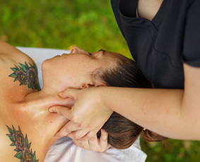 Masažo paslaugos - Atpalaiduojantis viso kūno masažas - 2 Atpalaiduojantis viso kūno masažas - Masažo paslaugos - 2