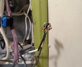 Elektros instaliacijos montavimas - Skubus elektriko iškvietimas - 2 Skubus elektriko iškvietimas - Elektros instaliacijos montavimas - 2