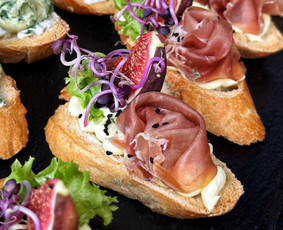 Maitinimo paslaugos švenčių ir renginių metu - Vieno kąsnio sumuštiniai - 2 Vieno kąsnio sumuštiniai - Maitinimo paslaugos švenčių ir renginių metu - 2