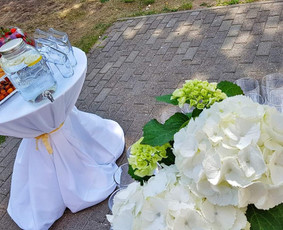 "Saldus Taip" šampano-vaišių staliukai / Saldus Taip / Darbų pavyzdys ID 723481