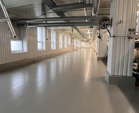 Epoksidines besiūles gindys - Pramoninių grindų klojimas - 1 Pramoninių grindų klojimas - Epoksidines besiūles gindys - 1