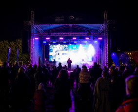 Renginių vedėjas Evaldas su Dj komanda - Viešųjų renginių vedimas - 2 Viešųjų renginių vedimas - Renginių vedėjas Evaldas su Dj komanda - 2