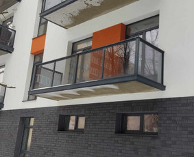 Stiklo, aliuminio profilių gamyba ir montavimas - Balkonų stiklinimas - 4 Balkonų stiklinimas - Stiklo, aliuminio profilių gamyba ir montavimas - 4