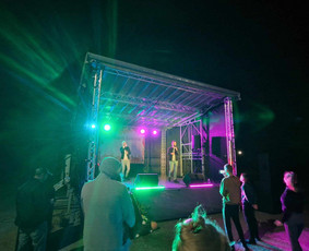 Mobili scena, įgarsinimo paslaugos, šviesos aparatūra - Scenos nuoma - 1 Scenos nuoma - Mobili scena, įgarsinimo paslaugos, šviesos aparatūra - 1
