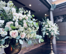 Dekoruojame šventes: vestuves, krikštynas, jubiliejus - Bažnyčios puošimas - 2 Bažnyčios puošimas - Dekoruojame šventes: vestuves, krikštynas, jubiliejus - 2