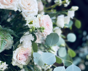 Dekoruojame šventes: vestuves, krikštynas, jubiliejus - Bažnyčios puošimas - 1 Bažnyčios puošimas - Dekoruojame šventes: vestuves, krikštynas, jubiliejus - 1