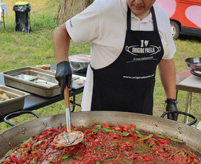 Išvykstamoji virtuvė, patiekalai kazane, gedulingi pietūs - Food truck, maisto vagonėlis - 1 Food truck, maisto vagonėlis - Išvykstamoji virtuvė, patiekalai kazane, gedulingi pietūs - 1