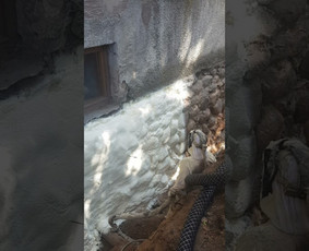 Sandarus šiltinimas purškiamomis poliuretano putomis - Pamatų šiltinimas - 1 Pamatų šiltinimas - Sandarus šiltinimas purškiamomis poliuretano putomis - 1