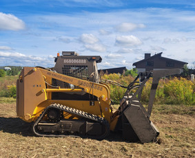 Bobcat ir eskavatoriaus paslaugos - Šakų smulkinimas - 1 Šakų smulkinimas - Bobcat ir eskavatoriaus paslaugos - 1