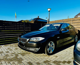 BMW 520D 2013M, mechaninė pavarų dežė.
Parktronikai priekis-galas.
Šildomos sėdynes.
Ekonomiška.
Xenon.